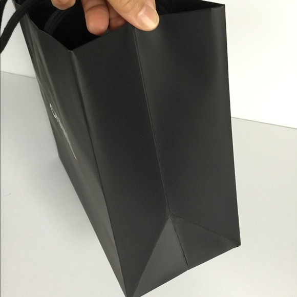 CHANEL - Picture 6 of 16